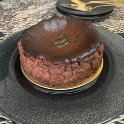 バスクチーズケーキ～プレミアムショコラ〜☆バースデーケーキや記念日プレゼントにも☆ 1枚目の画像