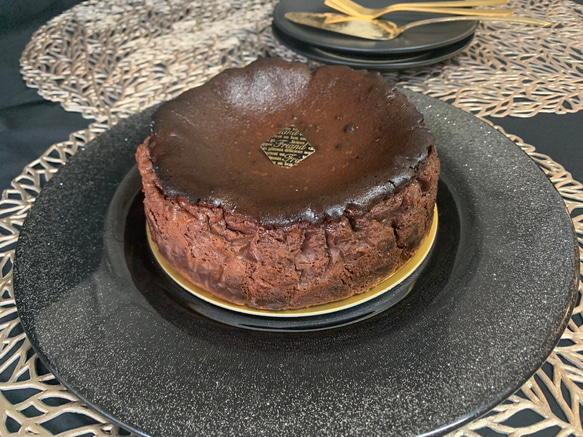 バスクチーズケーキ～プレミアムショコラ〜☆バースデーケーキや記念日プレゼントにも☆ 1枚目の画像