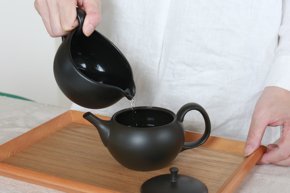 湯冷ましに、お手軽急須としても　愛知県常滑産・玉光窯さんのつくる常滑焼・湯冷まし・300cc 7枚目の画像