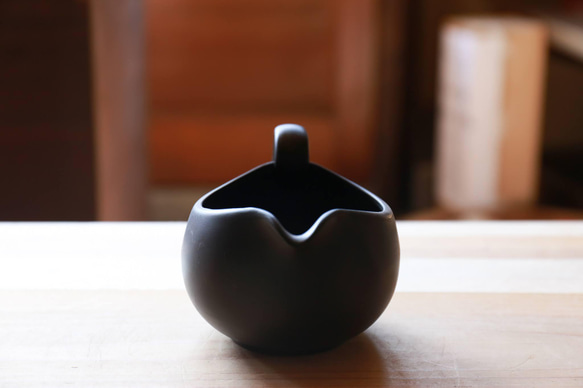 湯冷ましに、お手軽急須としても　愛知県常滑産・玉光窯さんのつくる常滑焼・湯冷まし・300cc 15枚目の画像