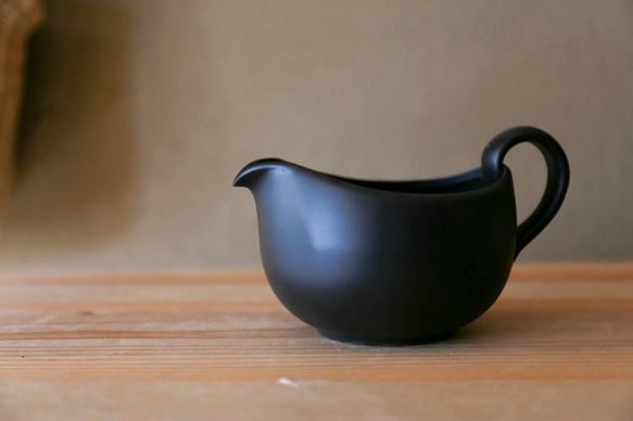 湯冷ましに、お手軽急須としても　愛知県常滑産・玉光窯さんのつくる常滑焼・湯冷まし・300cc 14枚目の画像