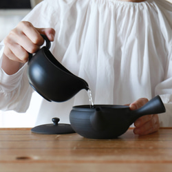 湯冷ましに、お手軽急須としても　愛知県常滑産・玉光窯さんのつくる常滑焼・湯冷まし・300cc 4枚目の画像