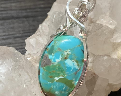 アリゾナの宝石 キングマンターコイズ ペンダントチャーム