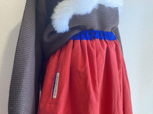 【青×赤/洗いをかけたリネンのギャザースカート（裏付）】 2枚目の画像