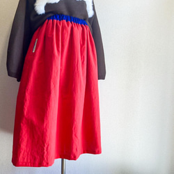 【青×赤/洗いをかけたリネンのギャザースカート（裏付）】 1枚目の画像