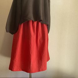 【青×赤/洗いをかけたリネンのギャザースカート（裏付）】 3枚目の画像