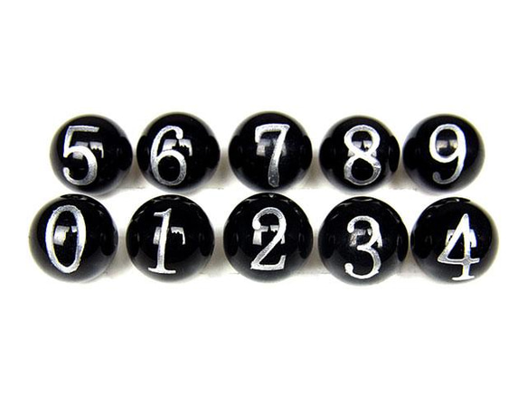 【粒販売】オニキス アルファベット 銀色彫刻 丸玉 8mm A～Z & 0～9で選択【3粒販売】 4枚目の画像