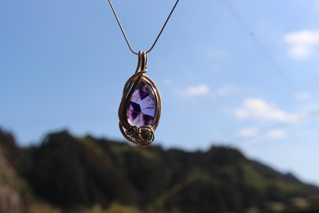 トラピッチェアメジスト　ファセットカット　ペリドット　シルバー925 ワイヤーラッピング　ペンダント