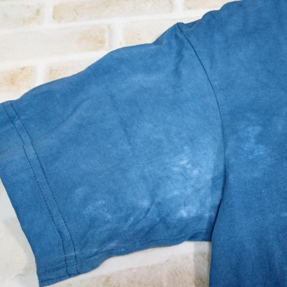 【藍染の森】手染めオーガニックコットンTシャツ　No.2 2枚目の画像