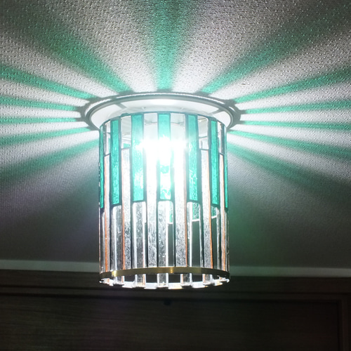 緑ストライプのダウンライト ver.1 ステンドグラスとLED（白昼色