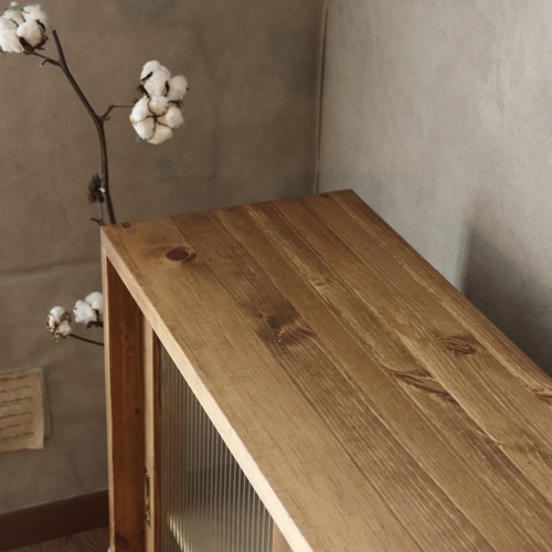 モールガラスの引き戸棚（引き出し無し）。レトロ。食器棚。サイズ