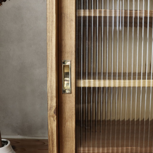 モールガラスの引き戸棚（引き出し無し）。レトロ。食器棚。サイズ