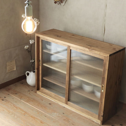 ヴィンテージ 無垢材 モールガラス 引き戸棚 ガラス棚 食器棚 飾り棚 収納 67b51f6d697b2dad07f5f700cb6b59