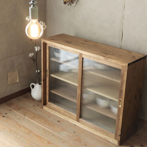 モールガラスの引き戸棚（引き出し無し）。レトロ。食器棚。サイズ