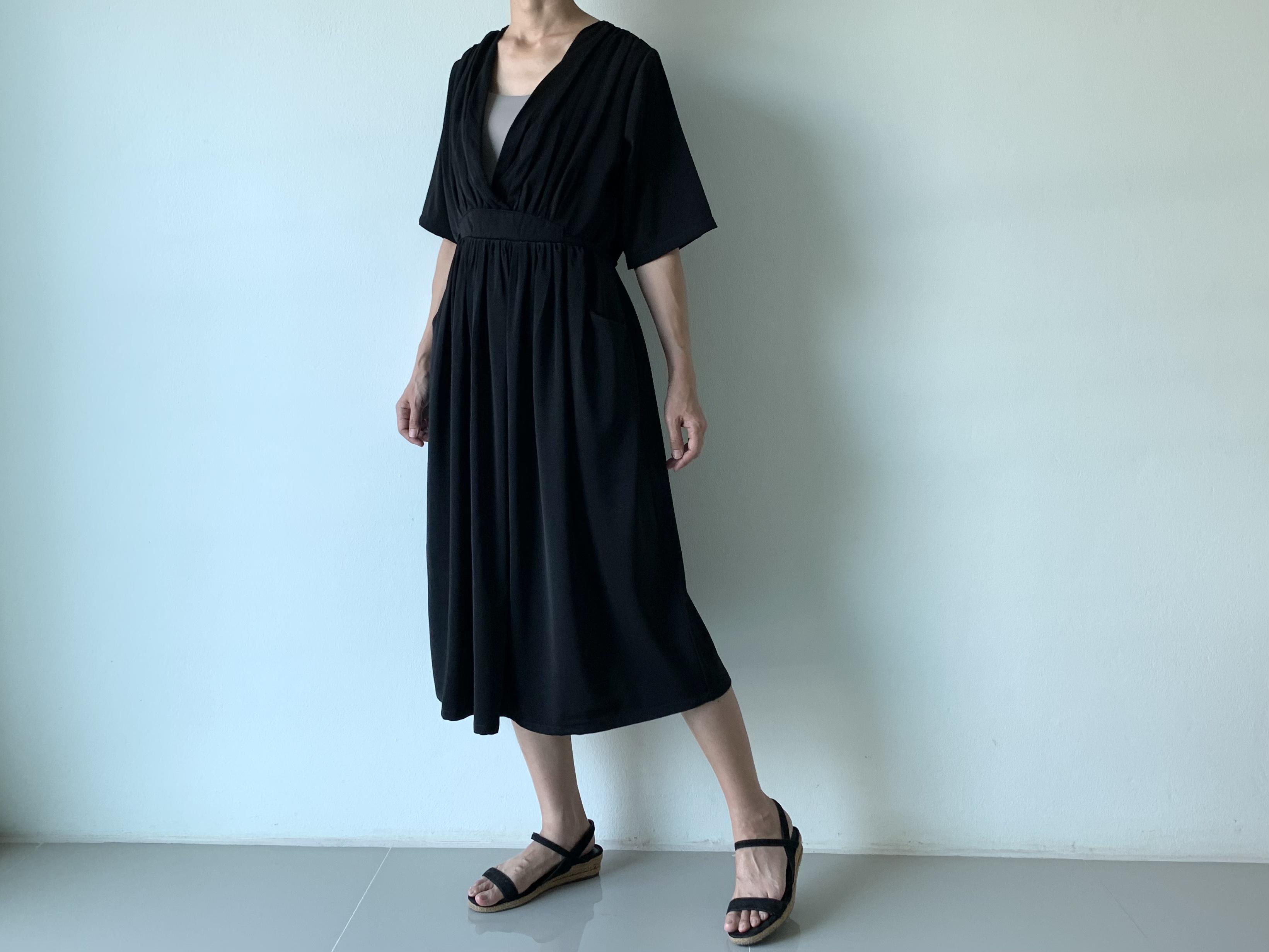 半袖　夏　フォーマル新作　ギャザーたっぷりカシュクール風ワンピース　黒