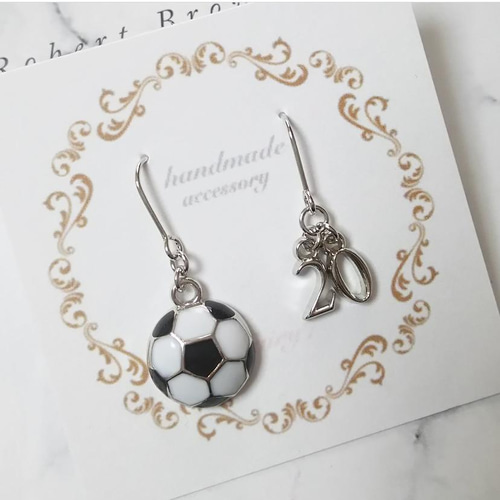 シルバー】 サッカーボール 背番号ピアス ピアス（フック・チェーン