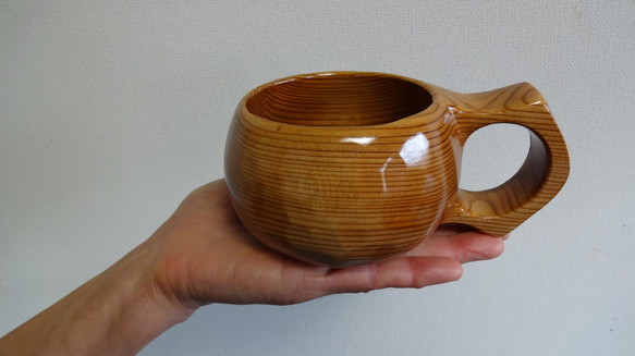 秋田杉の一木彫りコーヒーカップ 2枚目の画像