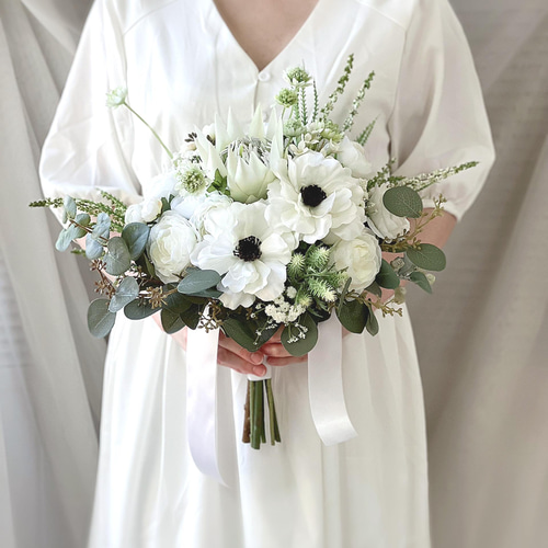 プロテアとアネモネのウェディングブーケ ホワイト&グリーン 《送料  