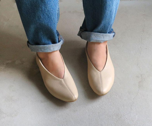 精選【高品質】適合辦公室穿著！米色真皮淺口鞋❄︎日本製❄︎ 第2張的照片