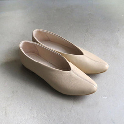 精選【高品質】適合辦公室穿著！米色真皮淺口鞋❄︎日本製❄︎ 第4張的照片