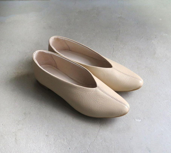 精選【高品質】適合辦公室穿著！米色真皮淺口鞋❄︎日本製❄︎ 第4張的照片