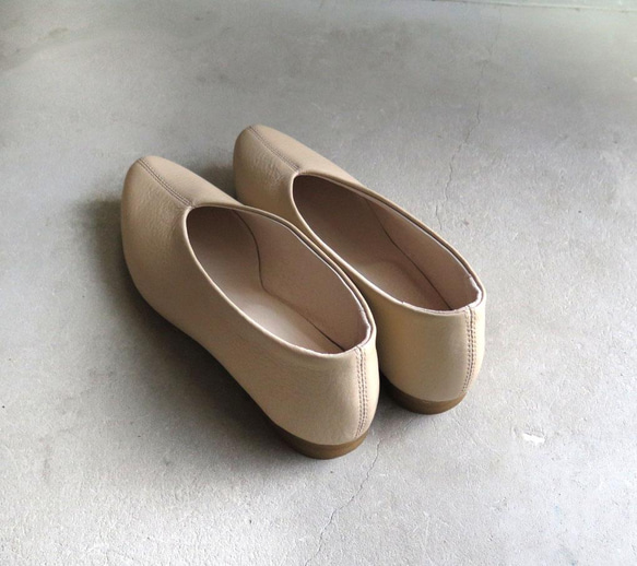 精選【高品質】適合辦公室穿著！米色真皮淺口鞋❄︎日本製❄︎ 第8張的照片