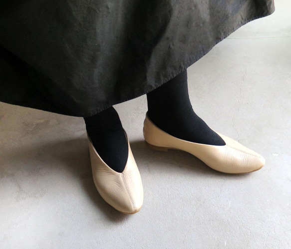 精選【高品質】適合辦公室穿著！米色真皮淺口鞋❄︎日本製❄︎ 第6張的照片