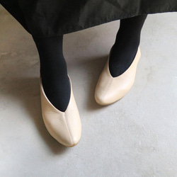 精選【高品質】適合辦公室穿著！米色真皮淺口鞋❄︎日本製❄︎ 第3張的照片