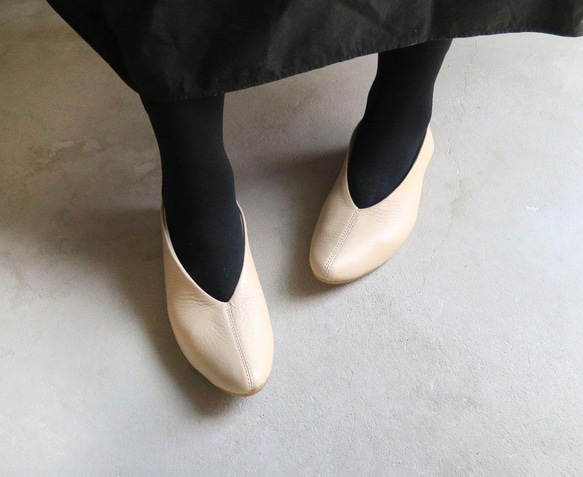 精選【高品質】適合辦公室穿著！米色真皮淺口鞋❄︎日本製❄︎ 第3張的照片