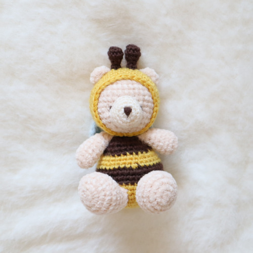 クマのあみぐるみ✳︎ハチの着ぐるみ✳︎キーホルダーオプションあり