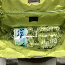 ES-403エミリードゥ　カーキグレーフロントに口金ポケットの付いた可愛いカタチのトートバッグです 11枚目の画像