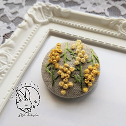 ミモザ　刺繍ブローチ　春 2枚目の画像