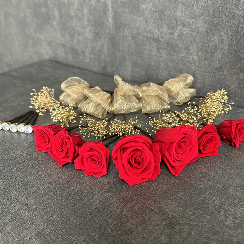 ヘッドドレス 髪飾り ウェディング 赤薔薇 リボン かすみ草 金
