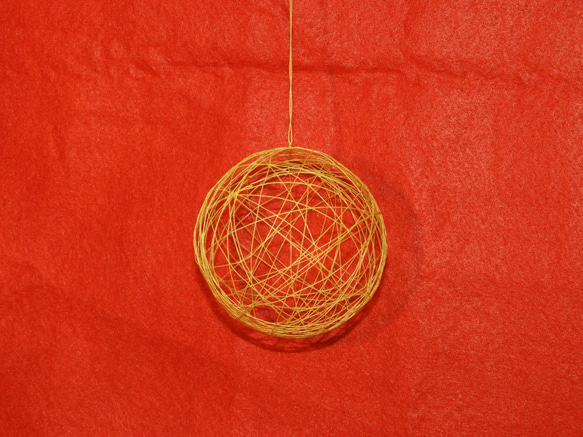 記念日に　かわいい糸手毬（いとてまり　綿糸　イエロー） 1枚目の画像