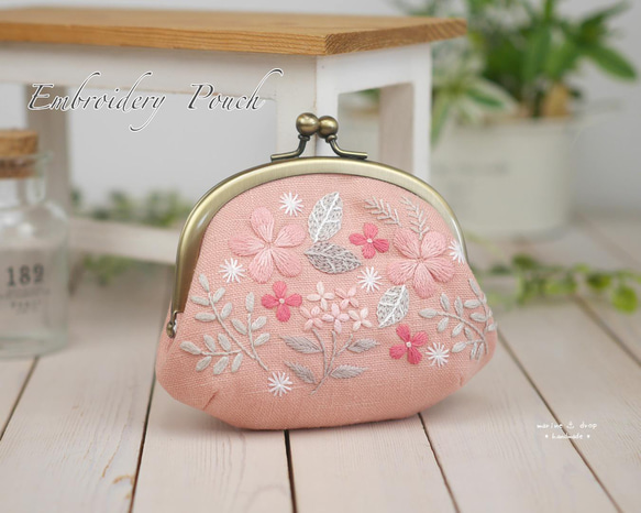 ハンドメイド手刺繍がま口ポーチ☆ Maroです 代引き不可】 ハンドメイド手刺繍がま口ポーチ☆ Maro様専用です