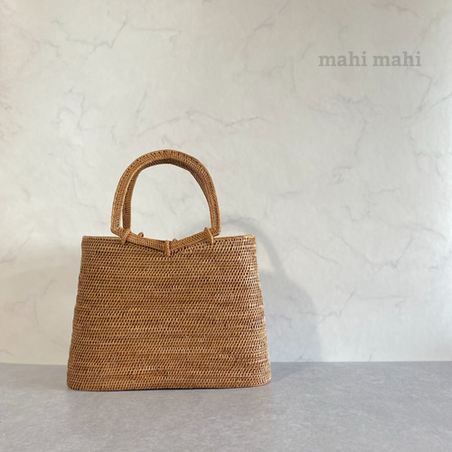 ★NEW★ バリ島　ショルダーバッグ　アタバッグ　かごバッグ　ハンドメイド　籠　 アタバッグ かごバッグ バッグ かご 蓋 手編み バリ島 天然素材 伝統