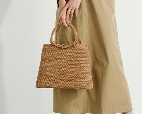 ★NEW★ バリ島　ショルダーバッグ　アタバッグ　かごバッグ　ハンドメイド　籠　 8e31b4b5f4e5820a2fb2a7080e3980
