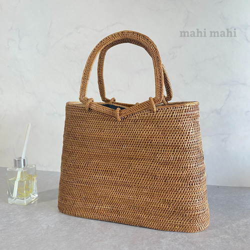 ★NEW★ バリ島　ショルダーバッグ　アタバッグ　かごバッグ　ハンドメイド　籠　 透かし編みの涼しげミニポーチ♪ショルダーバッグ アタバッグ バリ島