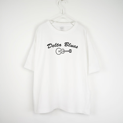 デルタブルースの音楽系ビックシルエットTシャツ  【ホワイト】バックにもワンポイント　程よい厚さ生地の半袖クルーネック 2枚目の画像