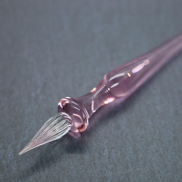 手の平に収まる小さなガラスペン 　Plume -桜- 4枚目の画像