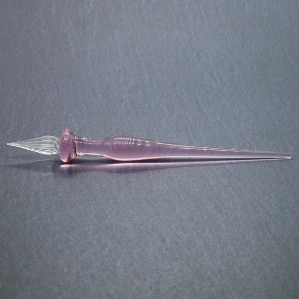 手の平に収まる小さなガラスペン 　Plume -桜- 5枚目の画像