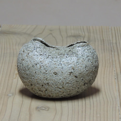 穴窯による焼き締めの小壺（炭化） yk-3 一輪挿し・花瓶・花器