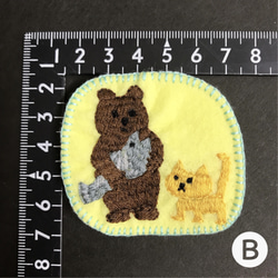 クマとネコの刺繡ブローチ 3枚目の画像