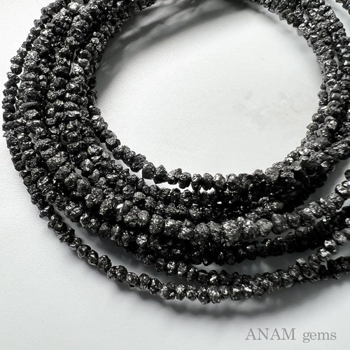 希少　ブラックダイヤモンド　BIBLER アワニー 50粒】4ブラック ダイヤモンド ラフロック（ダイアモンド）(ビーズ素材