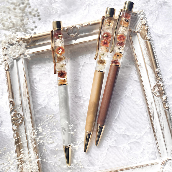 ⚫︎特集ページ掲載⚫︎金箔入りアンティーク＊(名入れ可)ハーバリウムボールペン 3枚目の画像