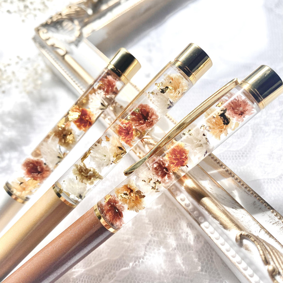 ⚫︎特集ページ掲載⚫︎金箔入りアンティーク＊(名入れ可)ハーバリウムボールペン 1枚目の画像