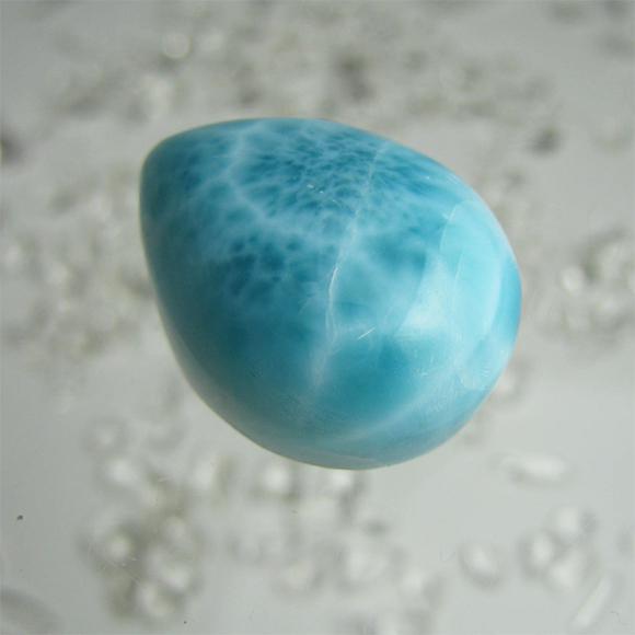 ラリマールース　【送料込】　LMR223　ドミニカ共和国の石研磨職人の旦那から送ってもらってます　larimar　直輸入