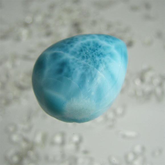 ラリマールース　【送料込】　LMR223　ドミニカ共和国の石研磨職人の旦那から送ってもらってます　larimar　直輸入