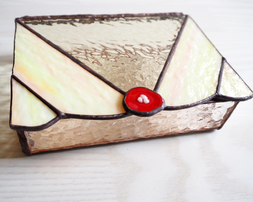 匿名配送 小物入れ 五芒星 足付きステンドグラス風アクセサリーボックス 星 魔女 ジブリグッズ/魔女の宅急便】 スマホ対応ストラップ ステンド