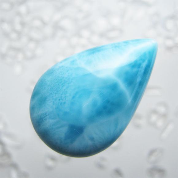 ラリマールース　【送料込】　LMR241　ドミニカ共和国の石研磨職人の旦那から送ってもらってます　larimar　直輸入 9,000円